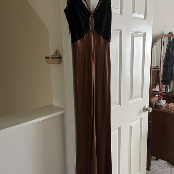 Bec + Bridge Kehlani V Dress - Picture 3 of 5